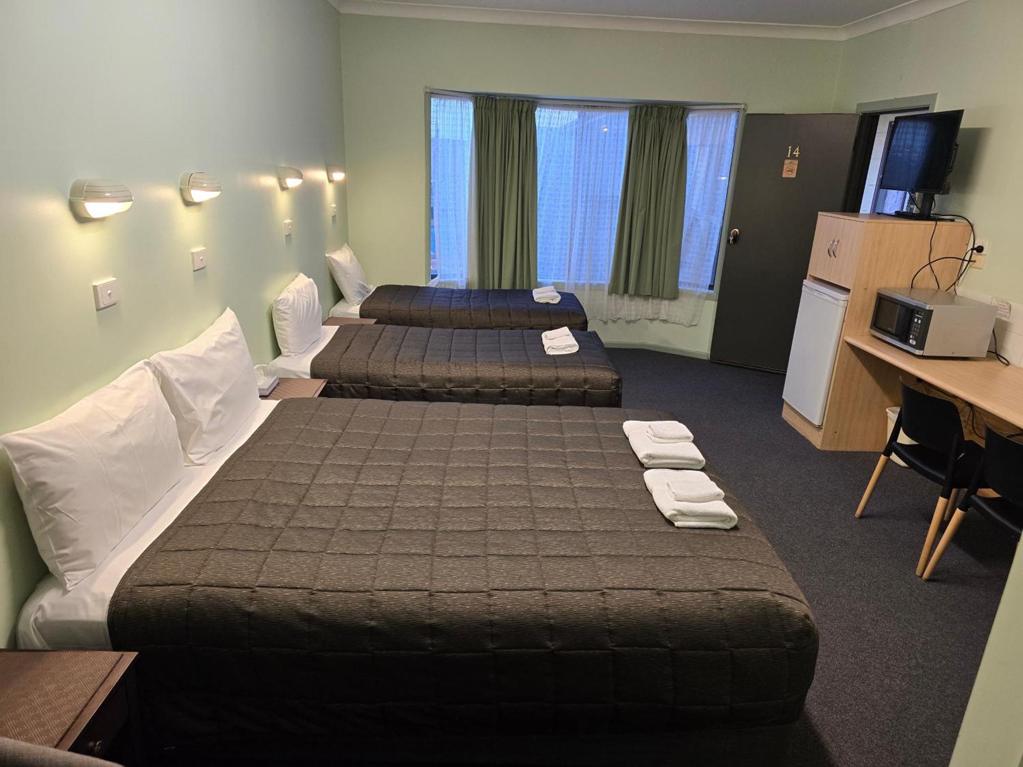 Lake Forbes Motel ภายนอก รูปภาพ