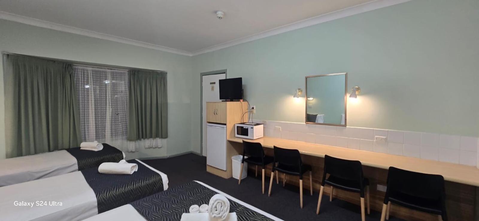 Lake Forbes Motel ภายนอก รูปภาพ