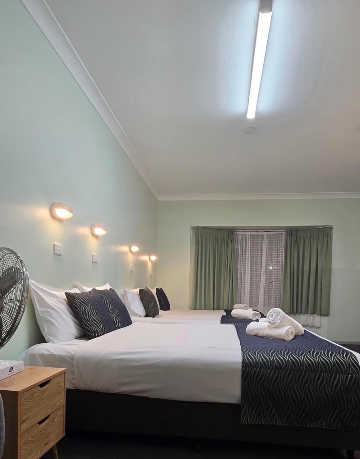 Lake Forbes Motel ภายนอก รูปภาพ