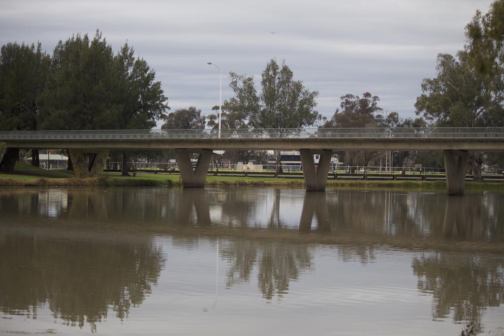 Lake Forbes Motel ภายนอก รูปภาพ