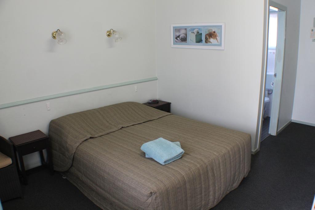 Lake Forbes Motel ภายนอก รูปภาพ