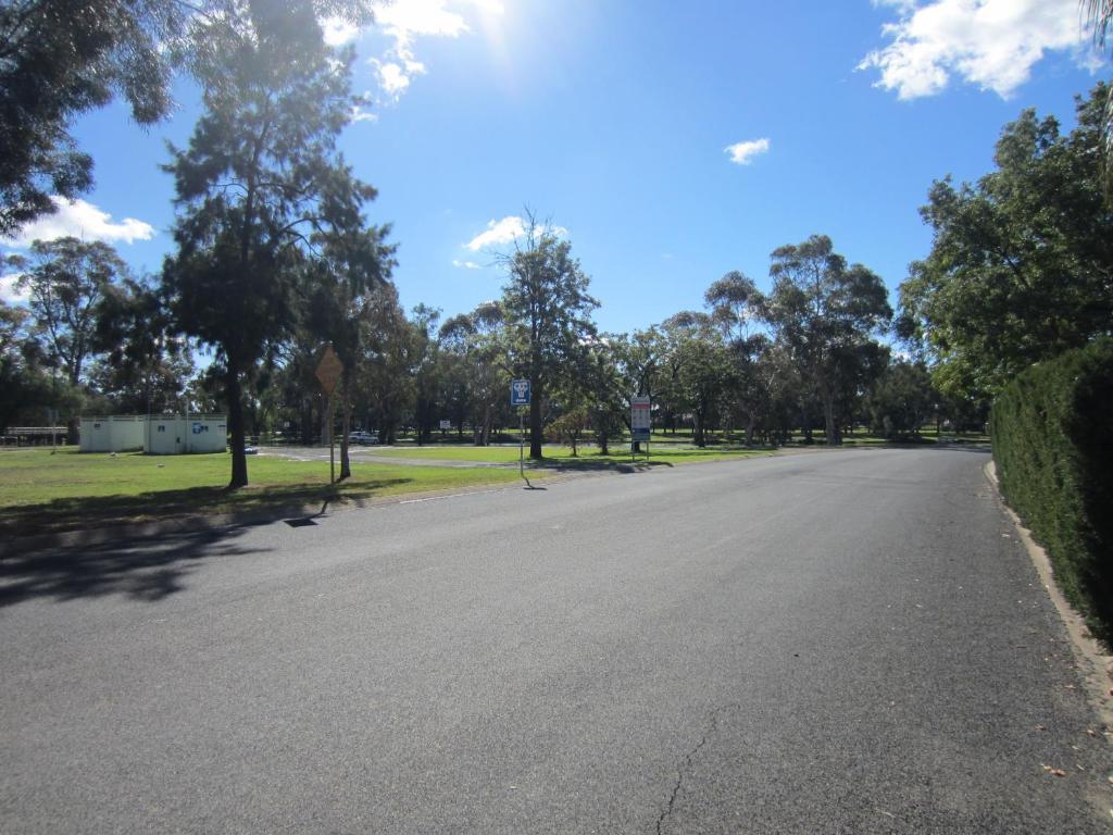 Lake Forbes Motel ภายนอก รูปภาพ