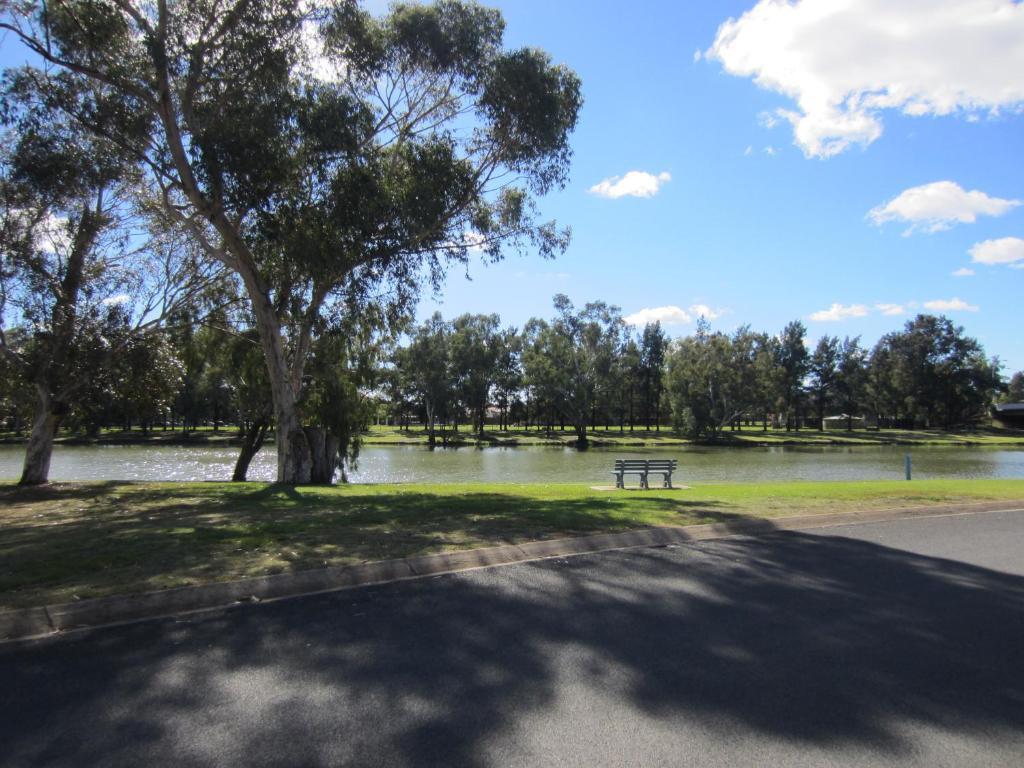 Lake Forbes Motel ภายนอก รูปภาพ