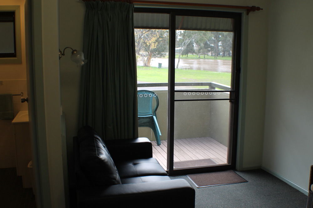 Lake Forbes Motel ภายนอก รูปภาพ